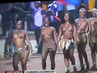 Tari Budaya Afrika Selatan di Calabar Carnival 2017