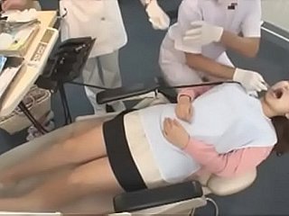 Homem invisível achieve EP-02 japonês na clínica odontológica, paciente acariciado e fodido, ato 02 de 02