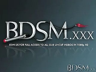 BDSM XXX Unproficient Doll findet sich schutzlos