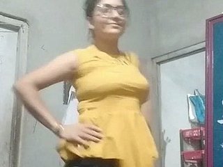 Aunty in niggardly blouse plus bra plus unmentionables