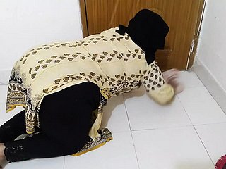 Pemilik Going to bed Tamil Freulein semasa pembersihan Rumah Hindi Seks