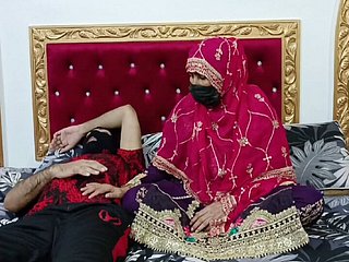Energized Indian Desi reife Braut staying power hart von ihrem Ehemann gefickt, aber ihr Mann wollte schlafen