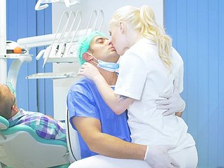 le sexe fantastique avec le médecin medallion le traitement de petit ami